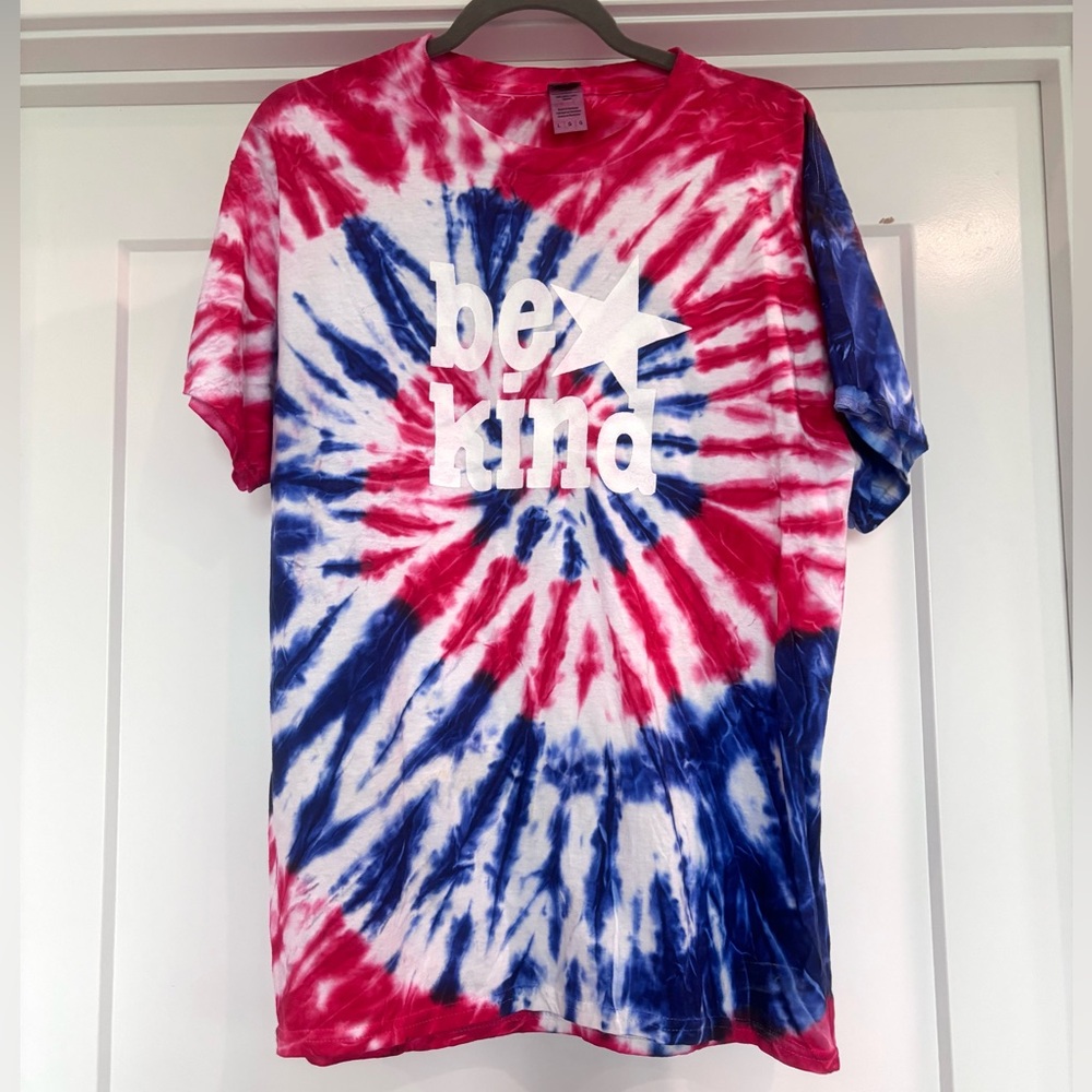 NEW Red, White, & Blue "Be Kind" Gildan Tie Dye Short Sleeve T-Shirt Sz L NWOT